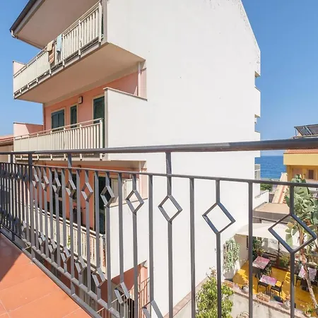 Holiday home Casa Olimpia Santa Teresa Di Riva